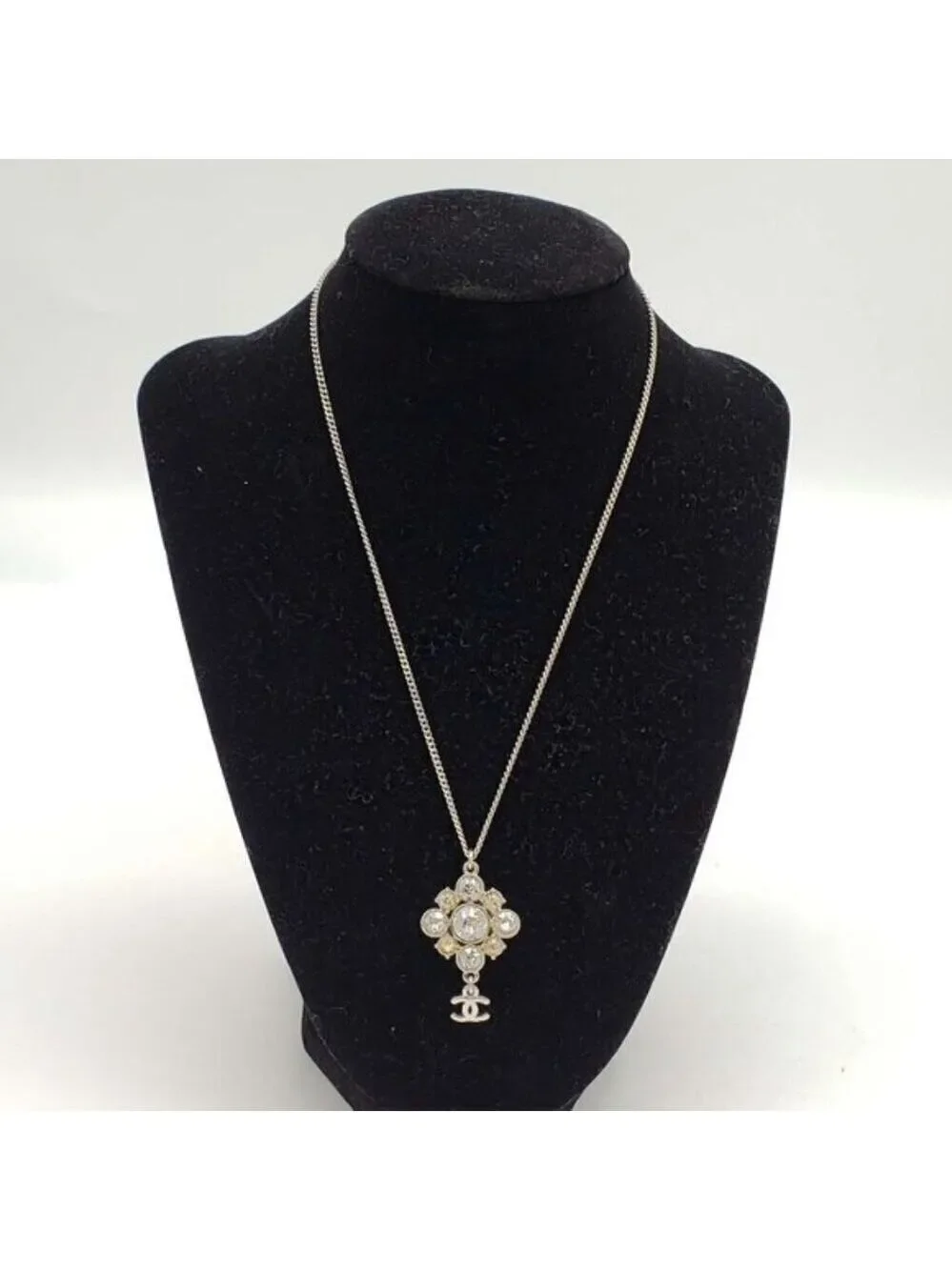 Authentic CHANEL CC with stone Necklace Silver Color 480-050522